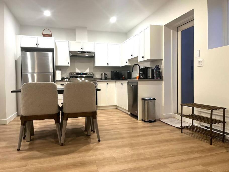 Brand New Suite In Langley Close To Everything Екстериор снимка